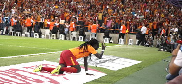 开云体育官网-马竞战平拜仁，拉莫斯扑点救主英超