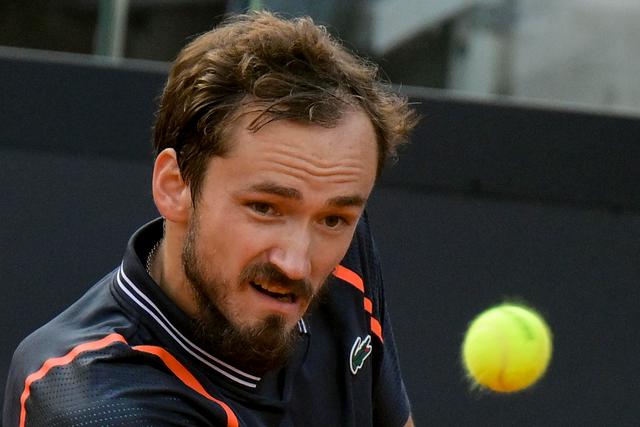 开云体育入口-意大利网球队横扫澳大利亚网球队，梅德韦杰夫惊艳世界的简单介绍